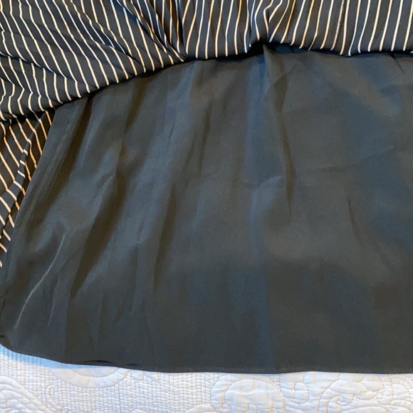 Ali and Jay Black and Tan stripped dress size large dress with pleated skirt - Picture 8 of 11